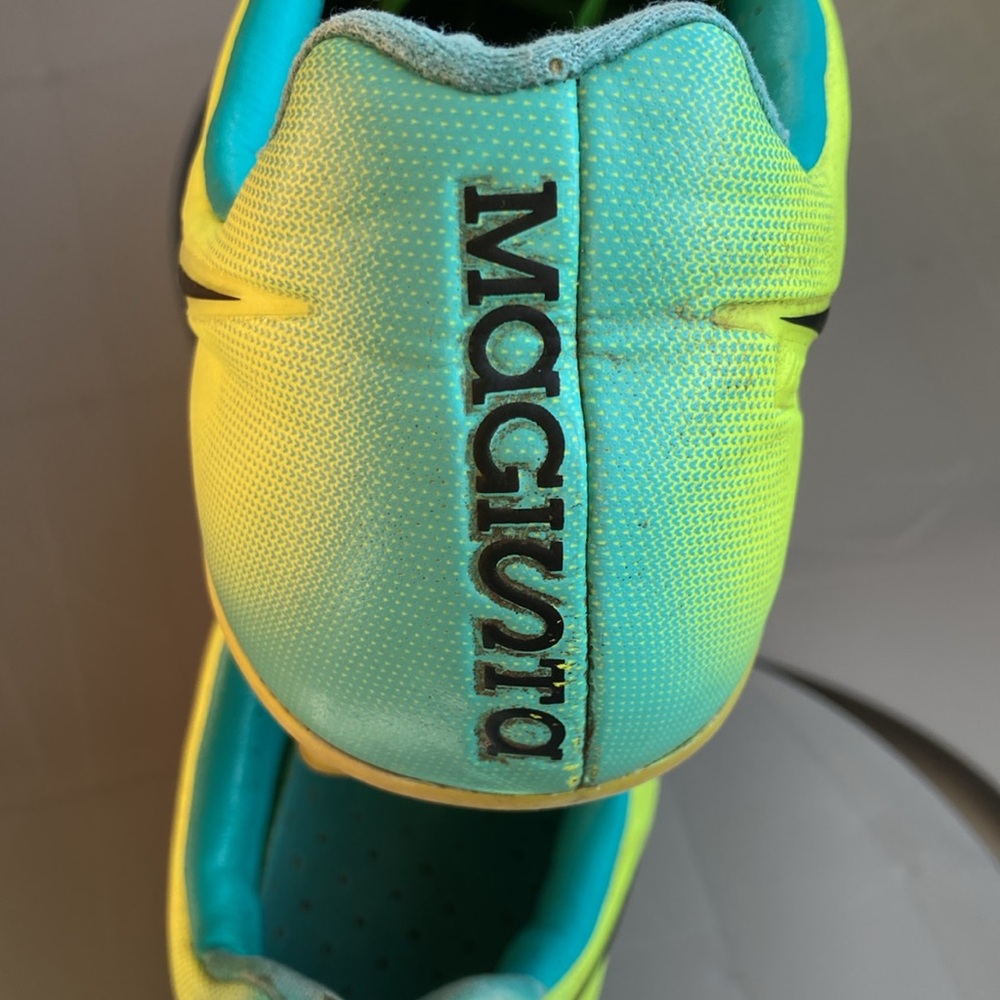 Limited Edition Nike Magista yellow, blue and pink neon cleats GUC 6.5M Or 5.5W - Picture 5 of 8